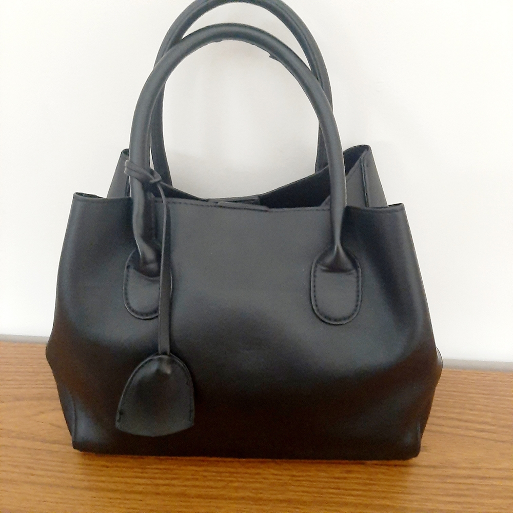 Elegant Reitmans Black Handbag